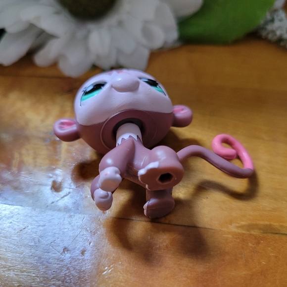 Littlest Pet Shop LPS #2469 Monkey Brown Pink Green Eyes 2007 - Picture 12 of 12
